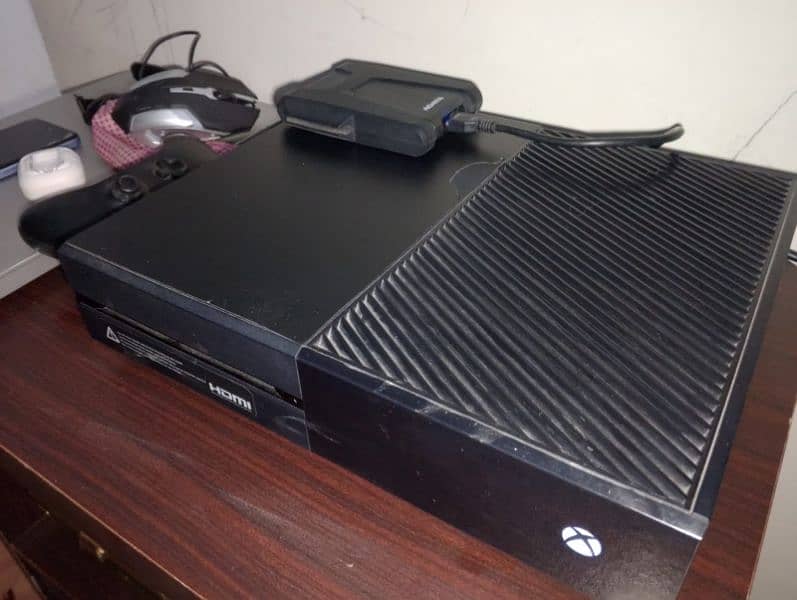 Xbox One 500GB With One X Wireless Controller and 3 Games 10