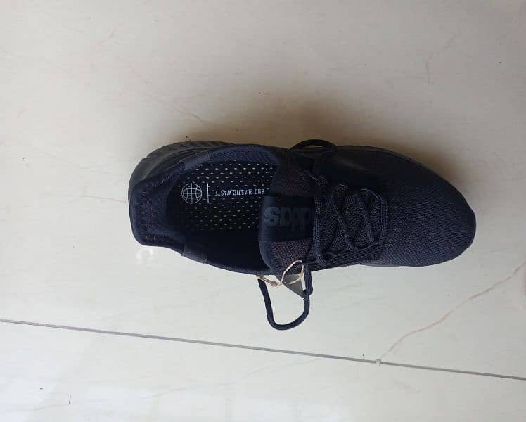 Adidas KAPTIR 2.0 Size US 11 4