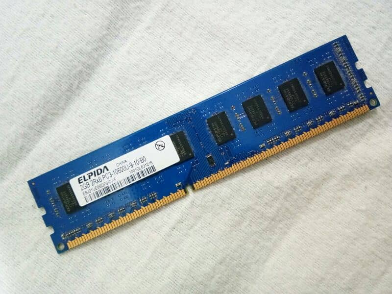 Corsair XMS3 8GB Gaming RAM DDR3 and ELPIDA 2GB RAM DDR3 1