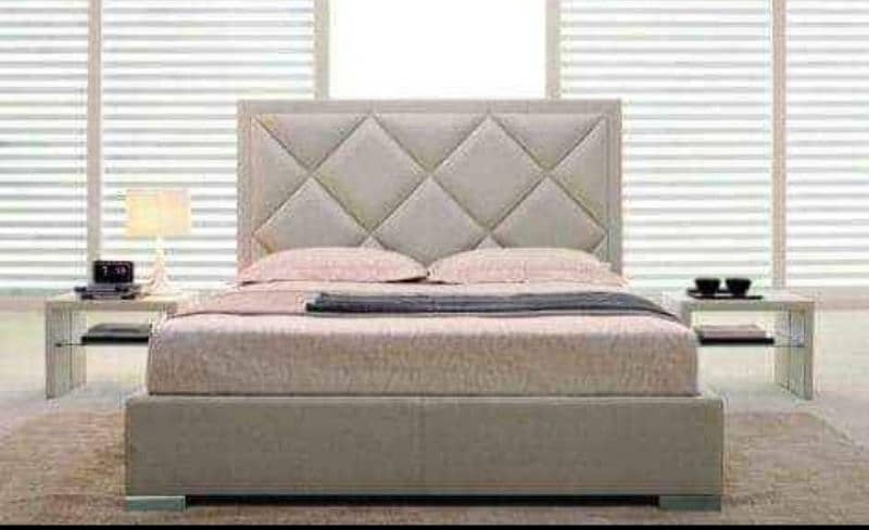 luxury bed set available in low price 2