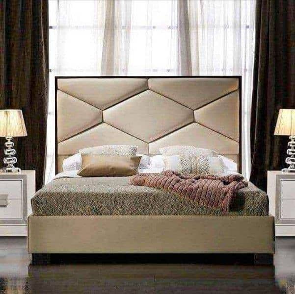luxury bed set available in low price 5