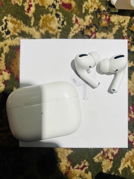 air pods 2pro with all accessories 1