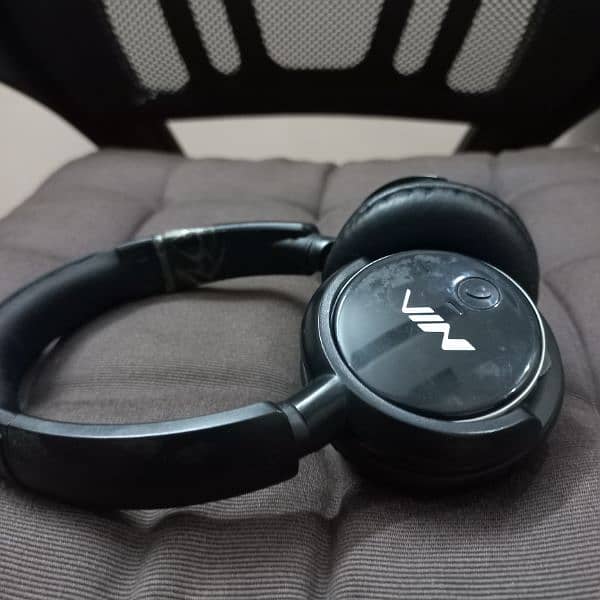 NIA Q1 headphones 0