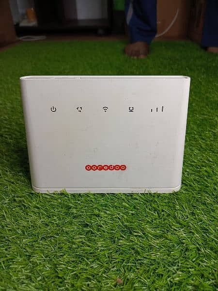 Huawei | B310s-927 4G 150Mbps LTE CPE WiFi Router. PTA Approved 2
