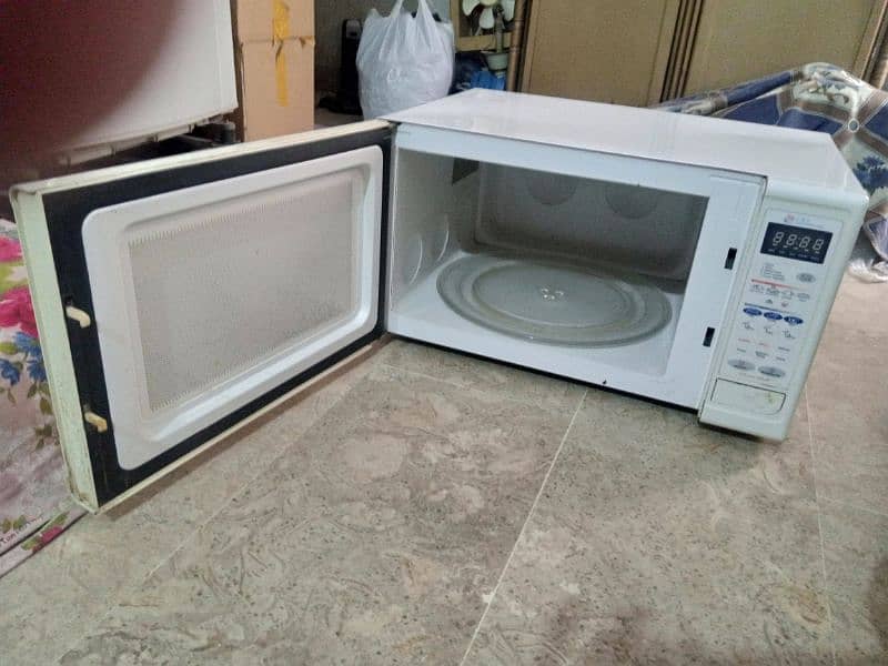 microwave oven Dawlance 52 leter 4