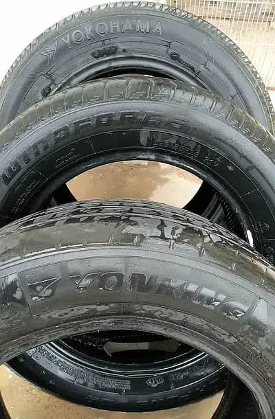 CAR TYRES BRANDED IN REASONABLE PRICE 1