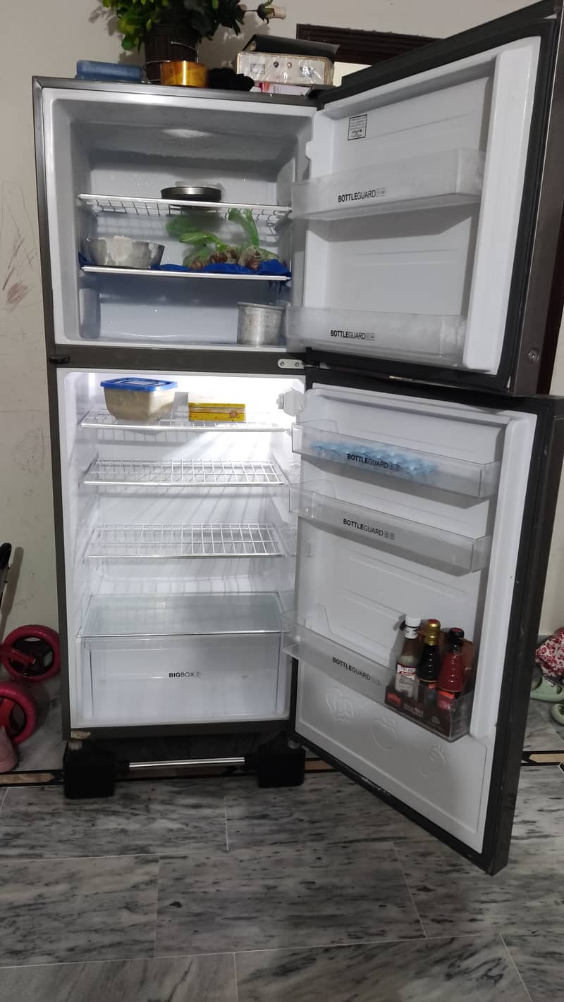 haier refrigerator in excellent condition like new 4