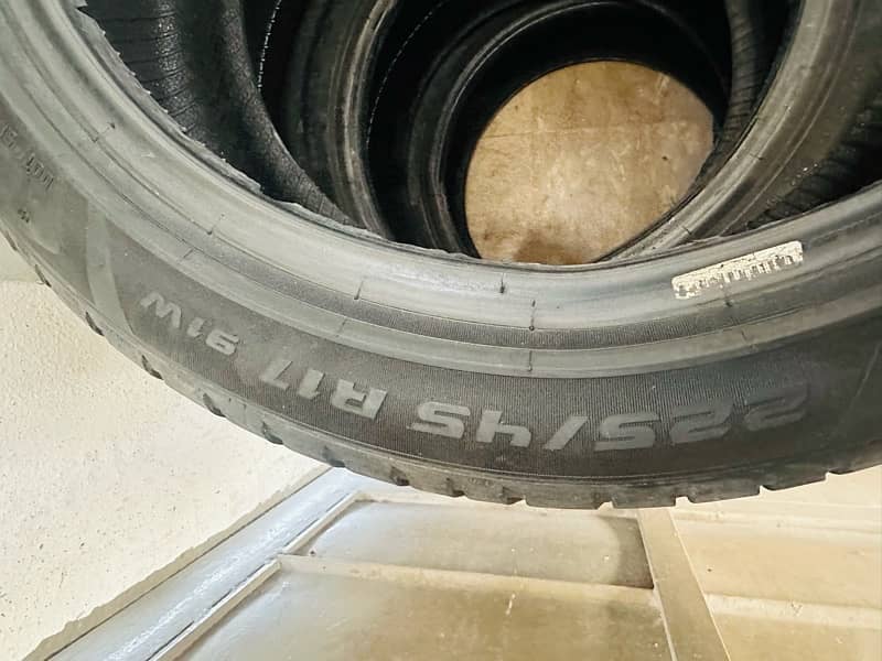 225/45/17 low profile wide Tyres for sale 3