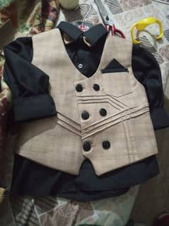 beautiful dresses  for 1 year baby boy. . . only 1 hour used