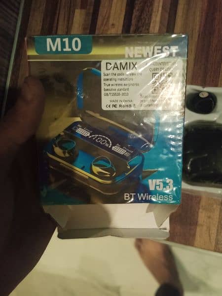 M10 earbud ( brand new condition) with one wire negotiable in( stock) 2