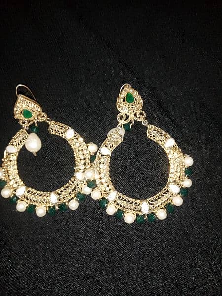 jewelry sets Hain  kuch 1 time use or kuch new earrings b 1