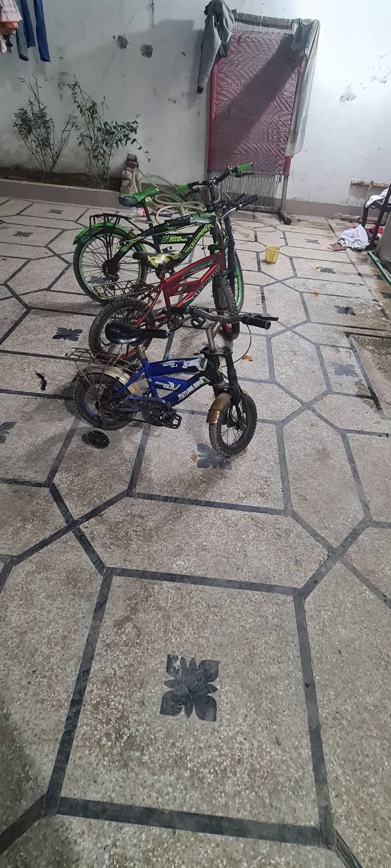 3 bicycles for children 0