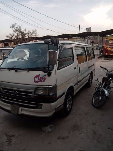 toyota hiace 110 9