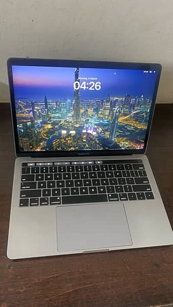 MacBook Pro 13-inch,2018, Touch Bar with integrated Touch ID sensor 5