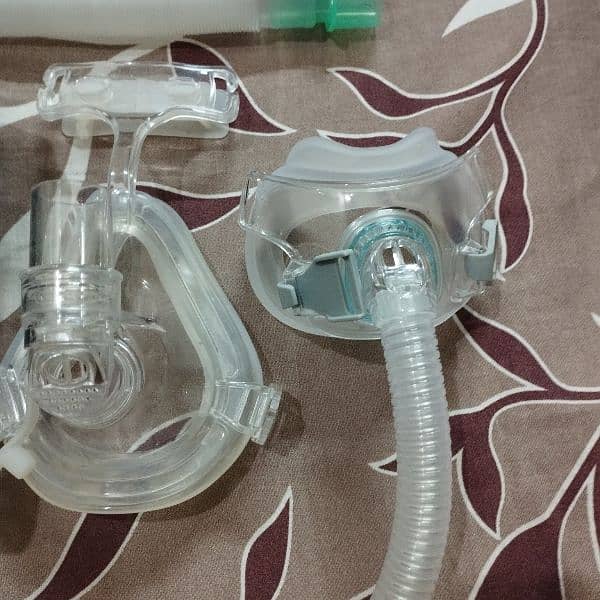 PHILIPS BIPAP MACHINE WITH TWO MASK SETS. 3