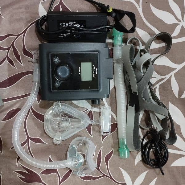 PHILIPS BIPAP MACHINE WITH TWO MASK SETS. 5