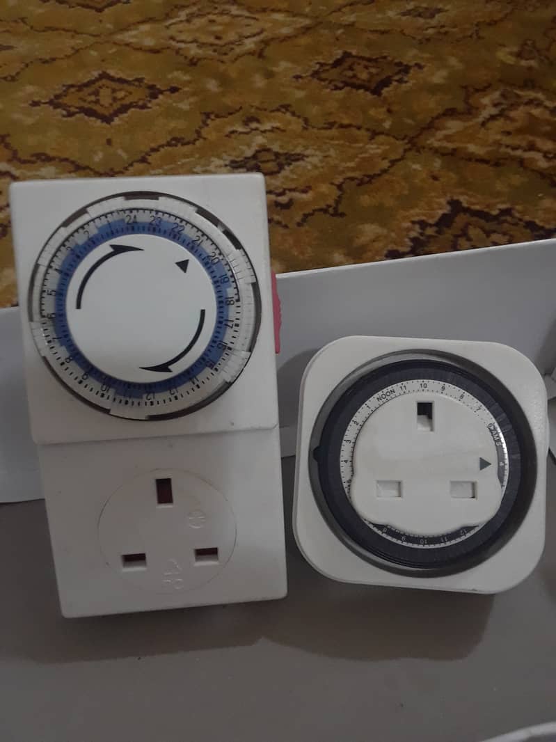 Automatic ON and OFF programmable timer plugs 3