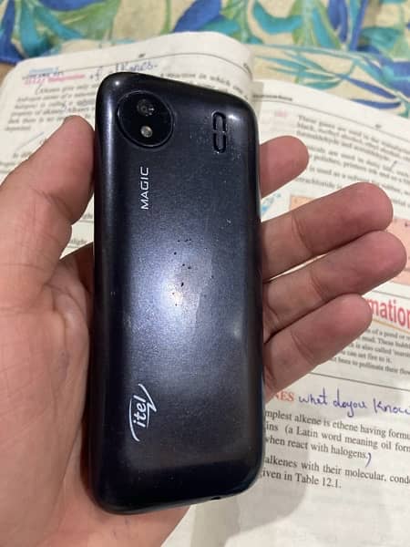 itel hotspot mobile 8/10 with box and charger all good 1