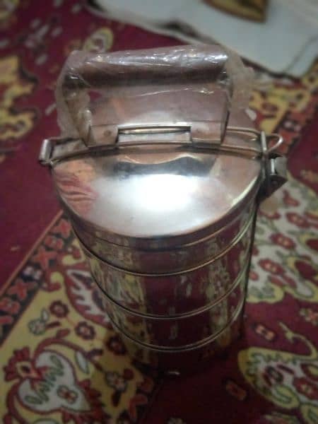 4 portion stainless steel tiffin carrier 1