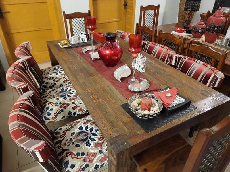 FOR SALE SOLID WOODEN DINNING TABLE 3