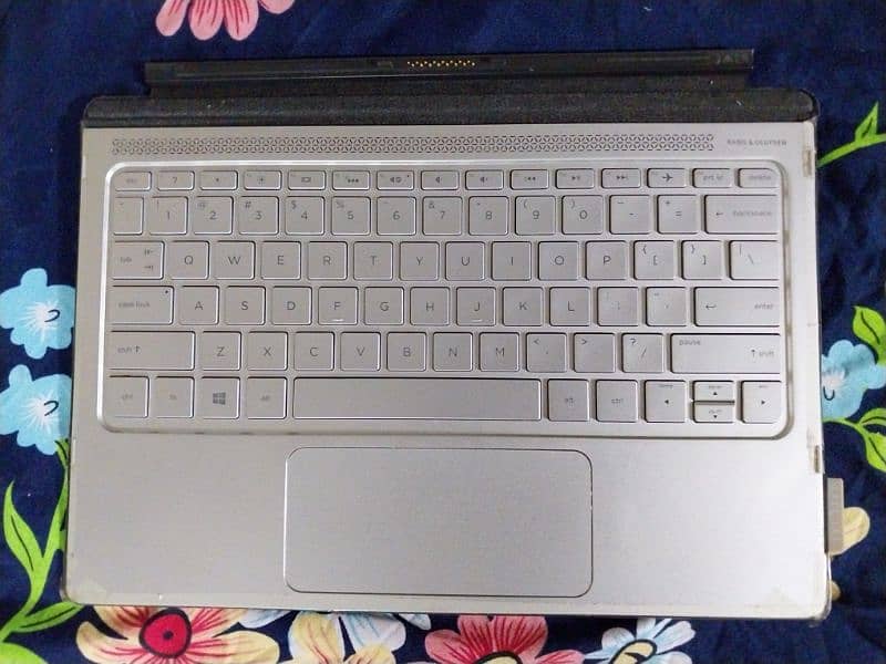 Key Board detachable hp spectre x2 0