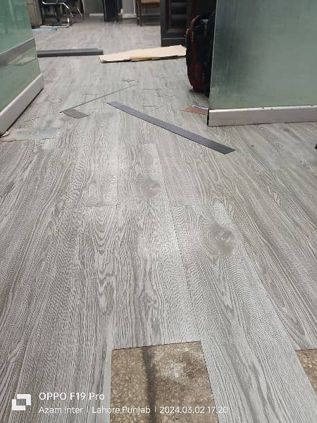 vinyl flooring tiles wooden texture local and imported Best fitting 1
