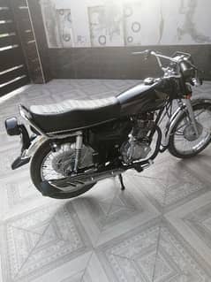 Dec 2022 Honda 125 2023 steker single hand used 10/10 Alhamdullilah