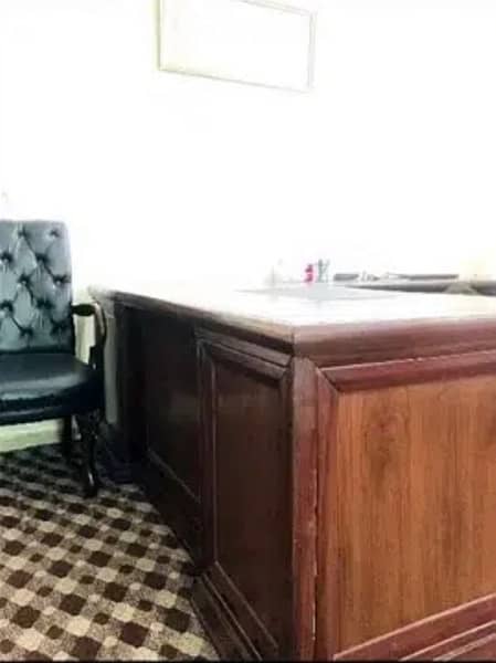 office table in good condition for sale 2