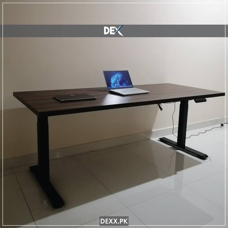 height adjustable table or sit stand desk in Pakistan 0