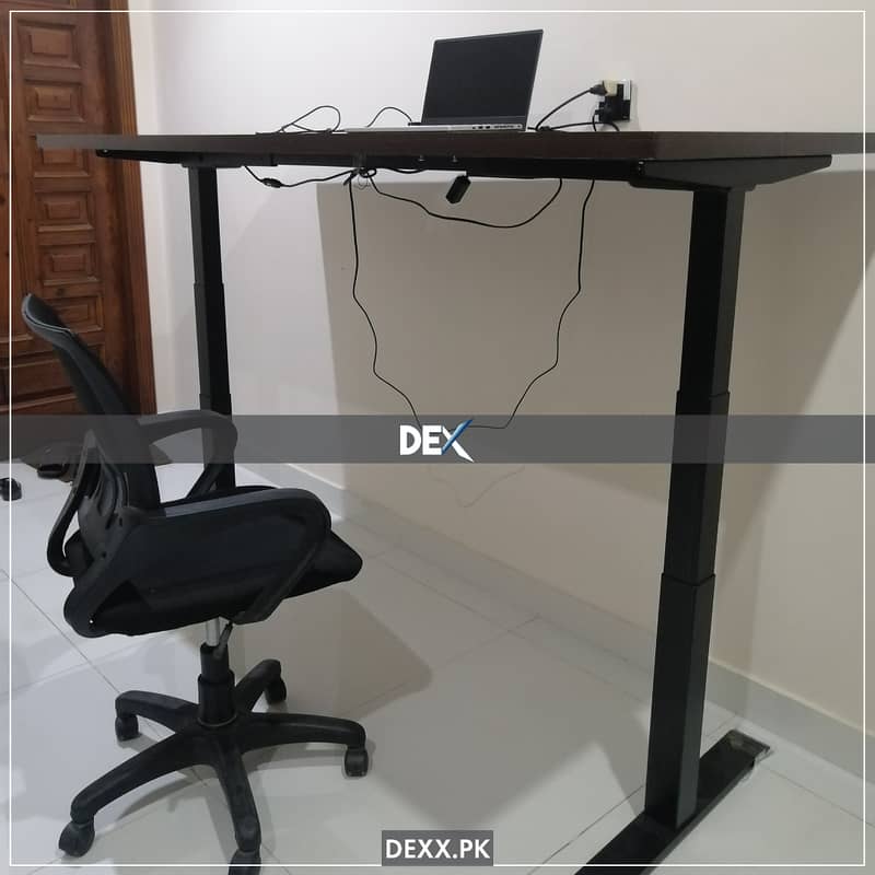 height adjustable table or sit stand desk in Pakistan 3