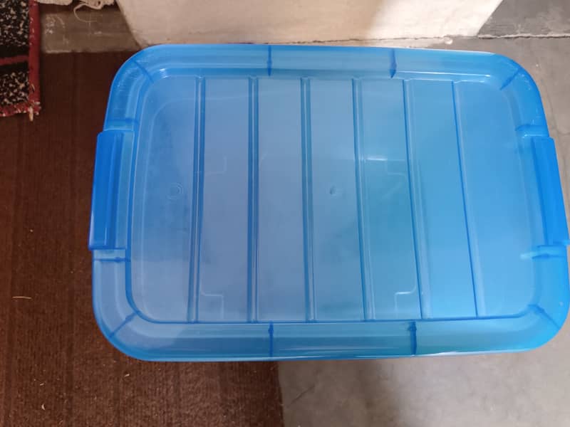 plastic box 1