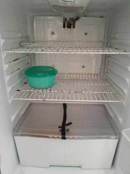 vavis  fridge 10 by 9 condition 1