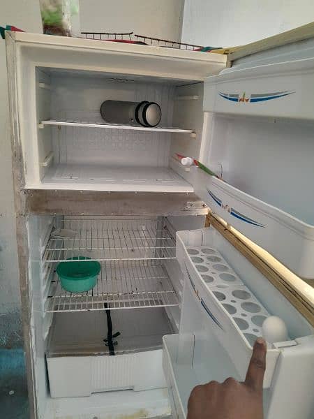 vavis  fridge 10 by 9 condition 7