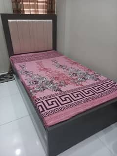 single bed 3.5 by 6.5 without mattress