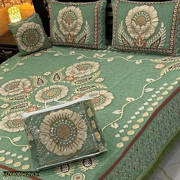 •  Fabric: Velvet Jacquard
•  Double Bed Size
• 8