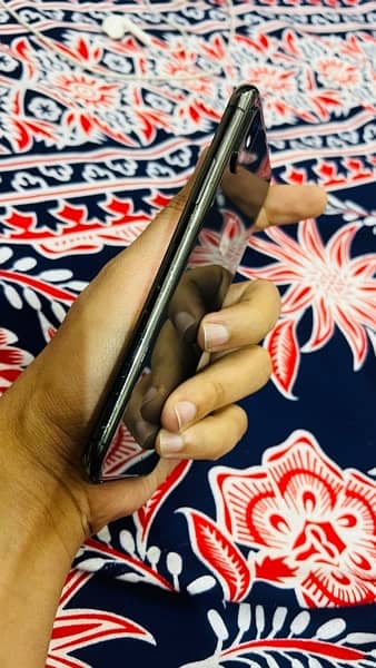 iphone X, Non pta 64gb black good condition 6