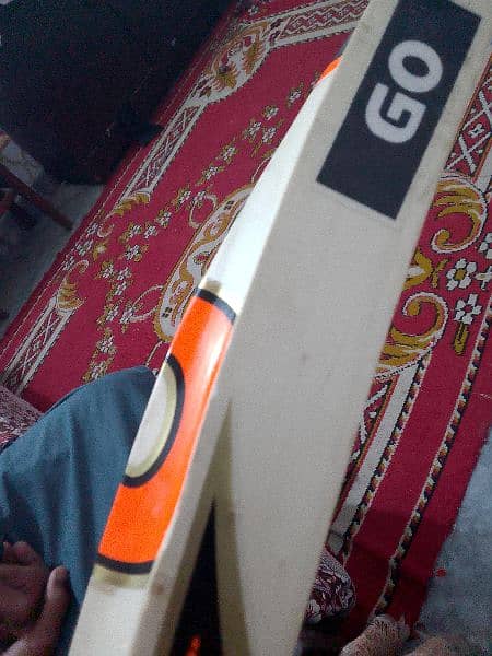Tennis bat  hard  made in Sialkot new in condition ,very hard bottom 0