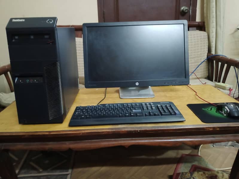 Lenovo Think Centre Gaming PC Wint 2 Monitors 1