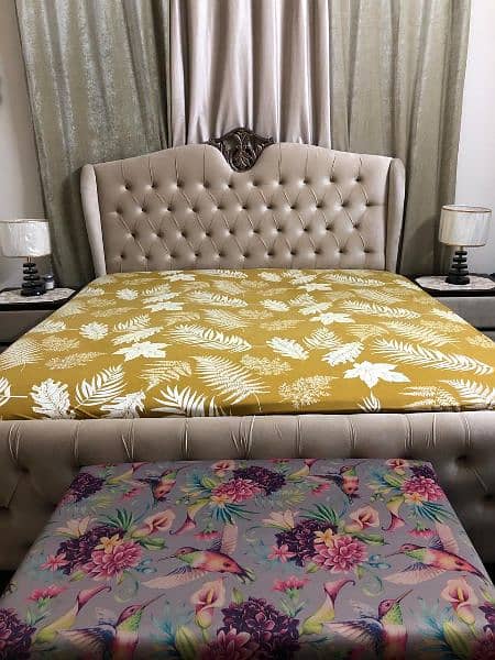 new condition King size bed set for sale 2