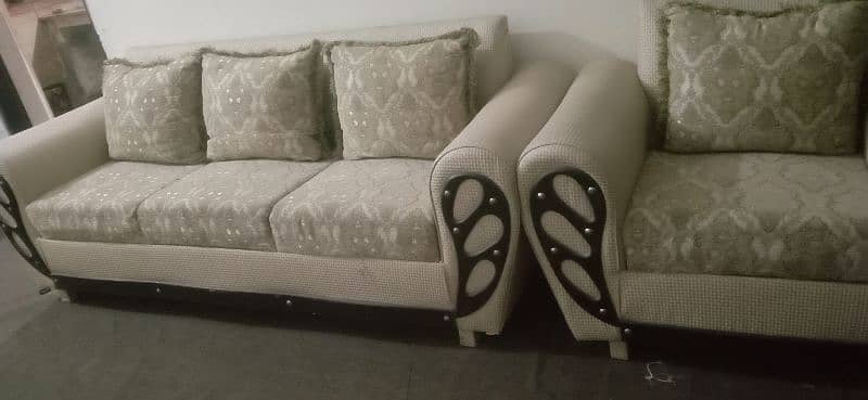 I want to sell my sofa set 1 ,2,3,seater condition use 2