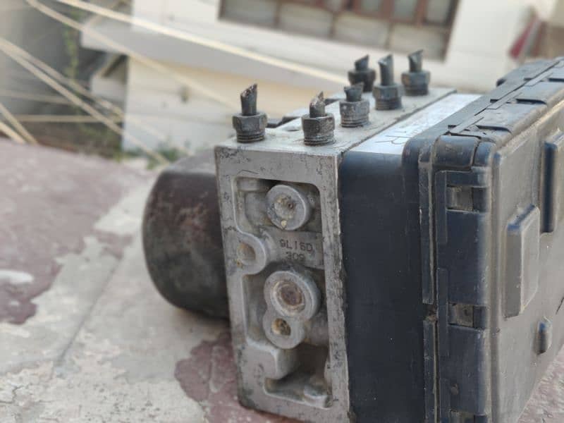 Toyota Platz Vitz ABS unit model 1R working condition 8