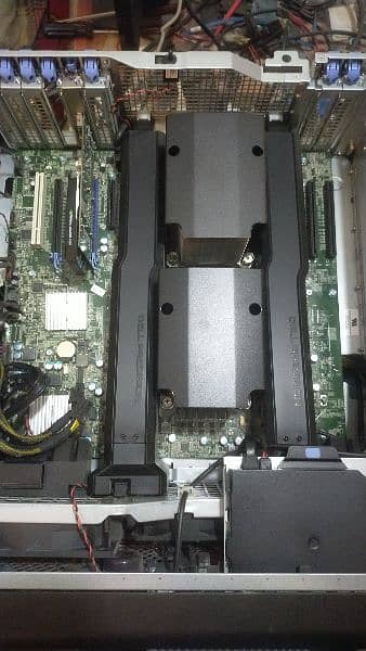 Dell 7610/24 Core/48 thread/4 TB/64 gb/150gb SSD/2696 v2/1gb GPU 0
