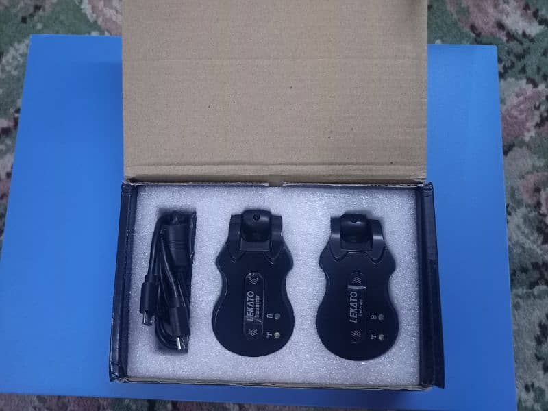Lekato WS-50 Wireless Guitar Transmitter and Receiver System 1