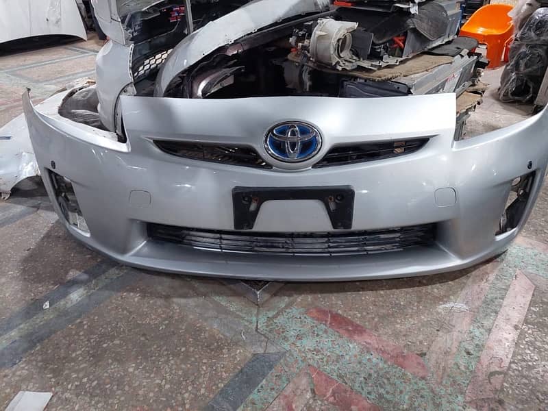 Toyota prius front bumper 1800 cc 1