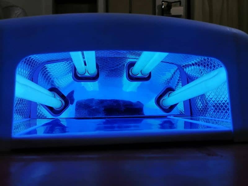 9 Watts UV Nail Dryer Lamp, Imported 6