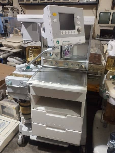 Anesthesia Mechine Delivery Table Ot Light X-ray Defibrillator CTG ECG 11