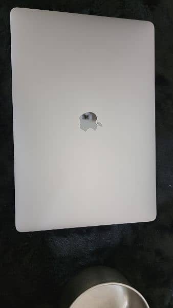 MacBook Pro 2017 Apple MacBook 2017 3