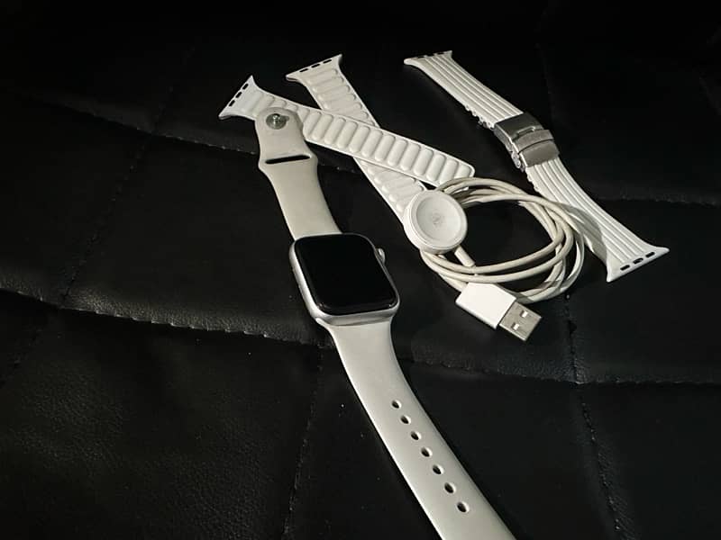 Apple watch series 5 44mm 8