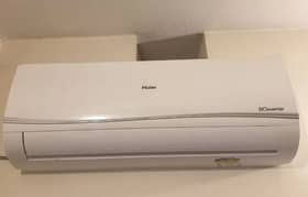 Haier 1.5 ton white clour used invertr Ac Best condition