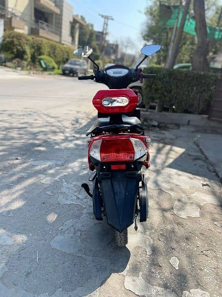 YJ Future Electric Scooter Good Condition 6